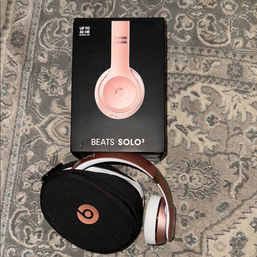 Beats Solo3 Wireless Headphones - Pink